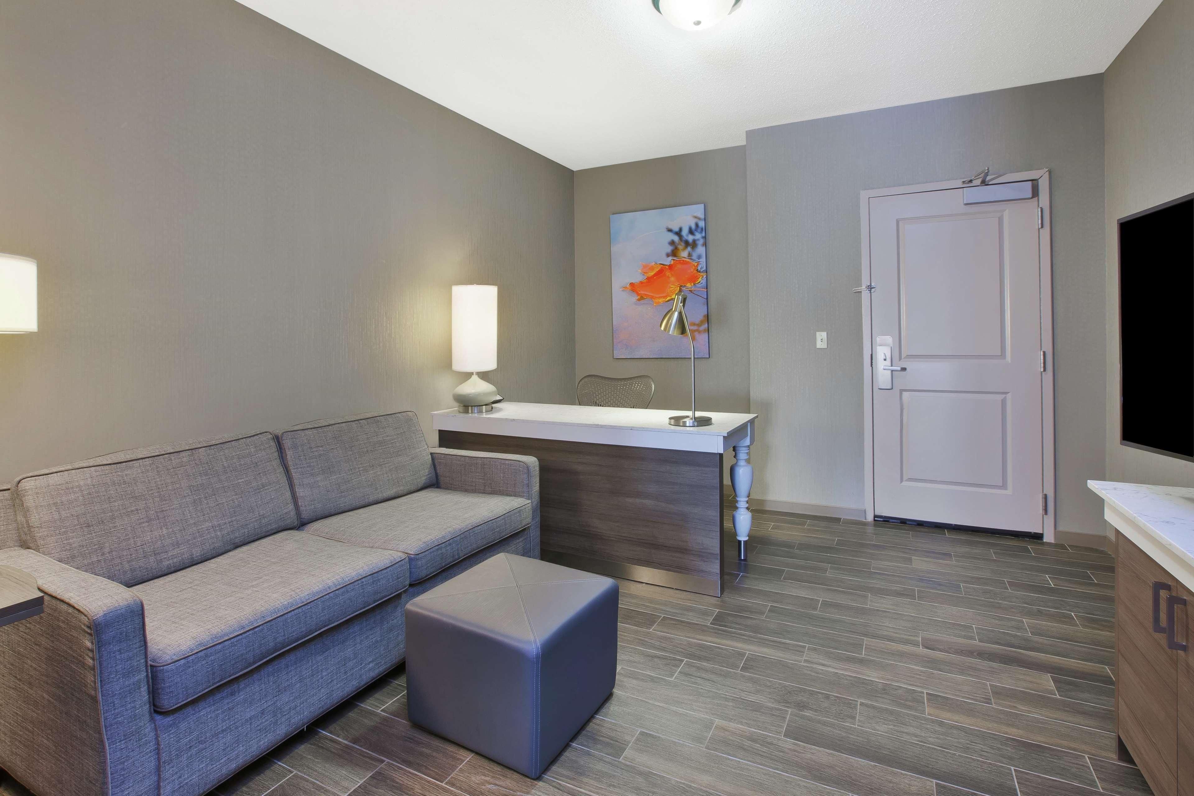Hilton Garden Inn Честъртън Екстериор снимка