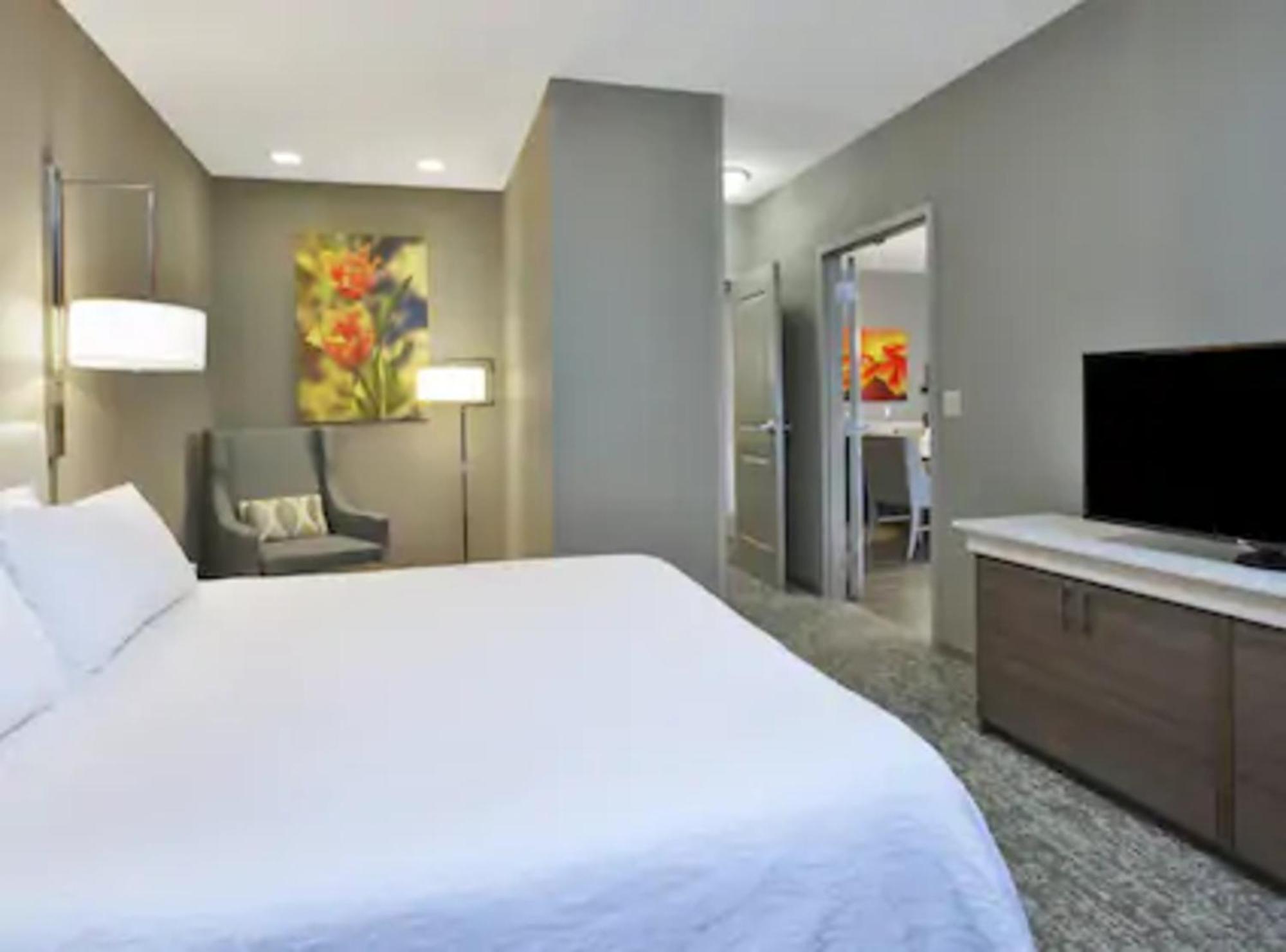 Hilton Garden Inn Честъртън Екстериор снимка