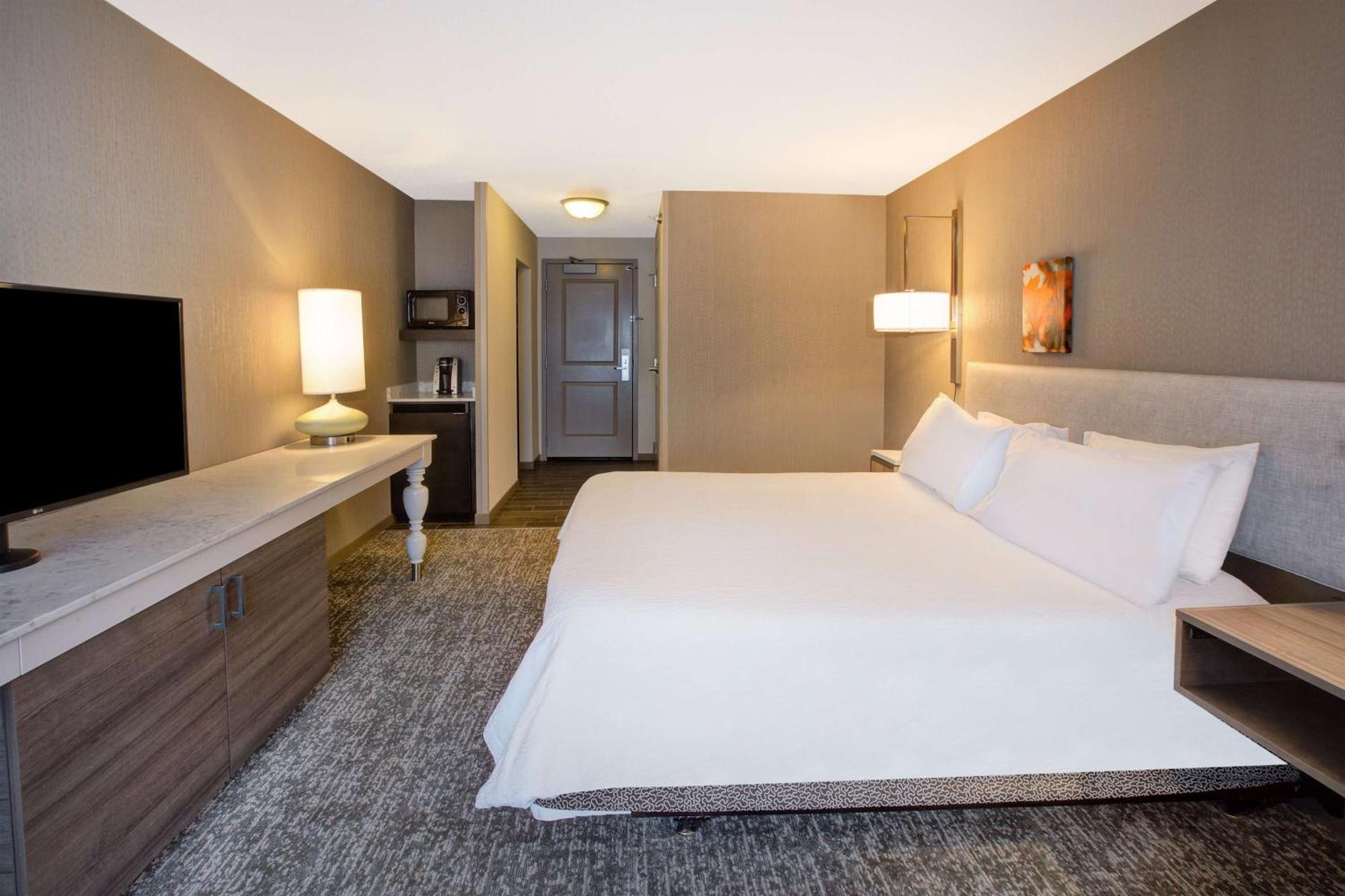 Hilton Garden Inn Честъртън Екстериор снимка