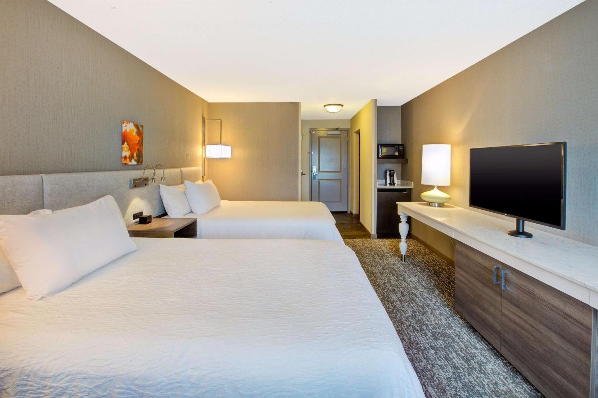 Hilton Garden Inn Честъртън Екстериор снимка