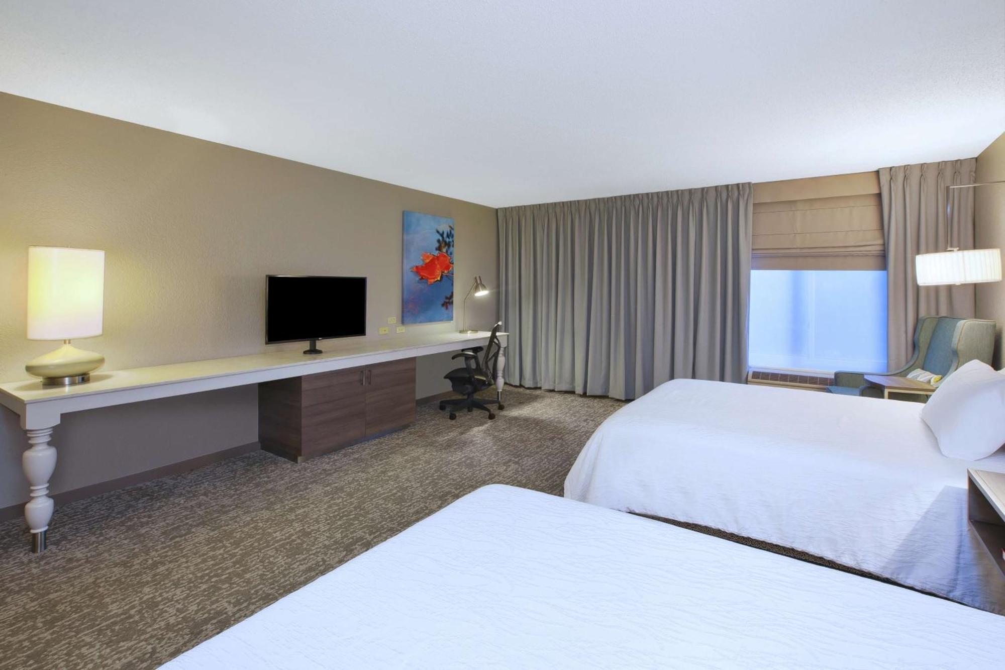 Hilton Garden Inn Честъртън Екстериор снимка