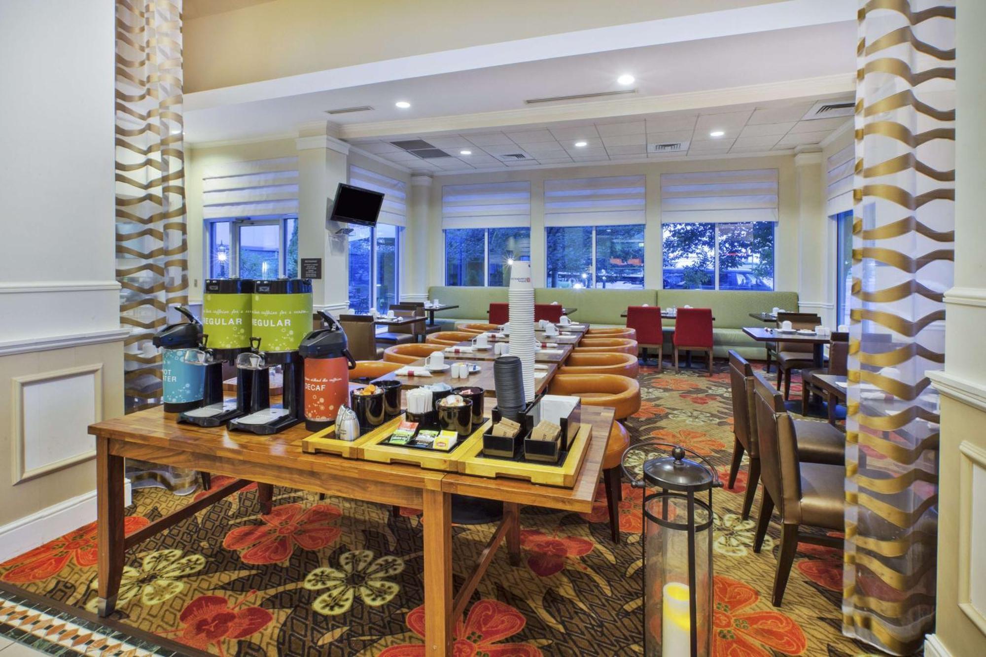 Hilton Garden Inn Честъртън Екстериор снимка