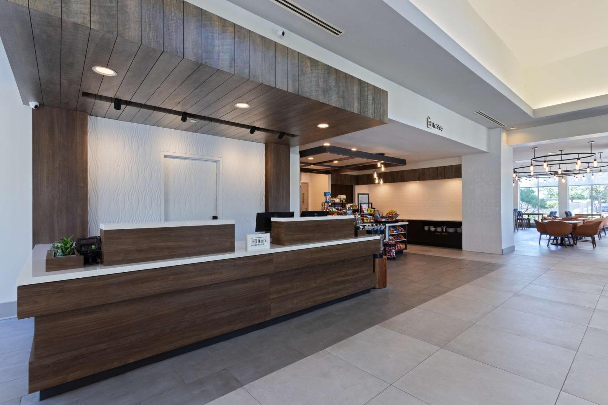 Hilton Garden Inn Честъртън Екстериор снимка